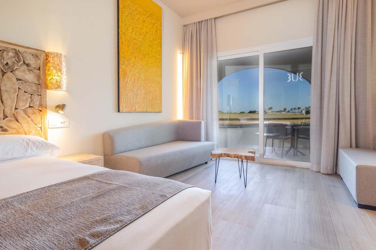 Zahara Beach & Spa By Qhotels - Adults Recommended サアラ・デ・ロス・アトゥネス エクステリア 写真