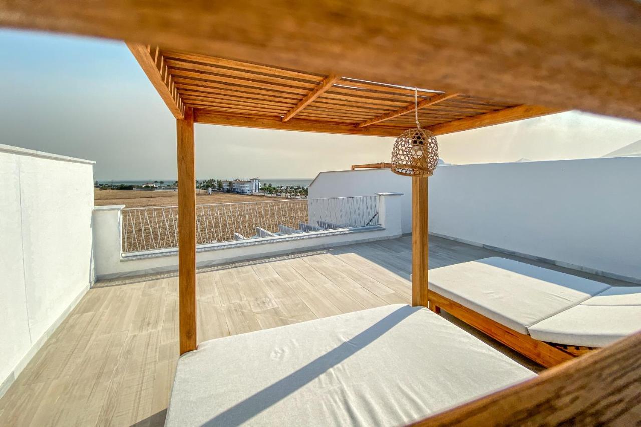 Zahara Beach & Spa By Qhotels - Adults Recommended サアラ・デ・ロス・アトゥネス エクステリア 写真 Rooftop terrace