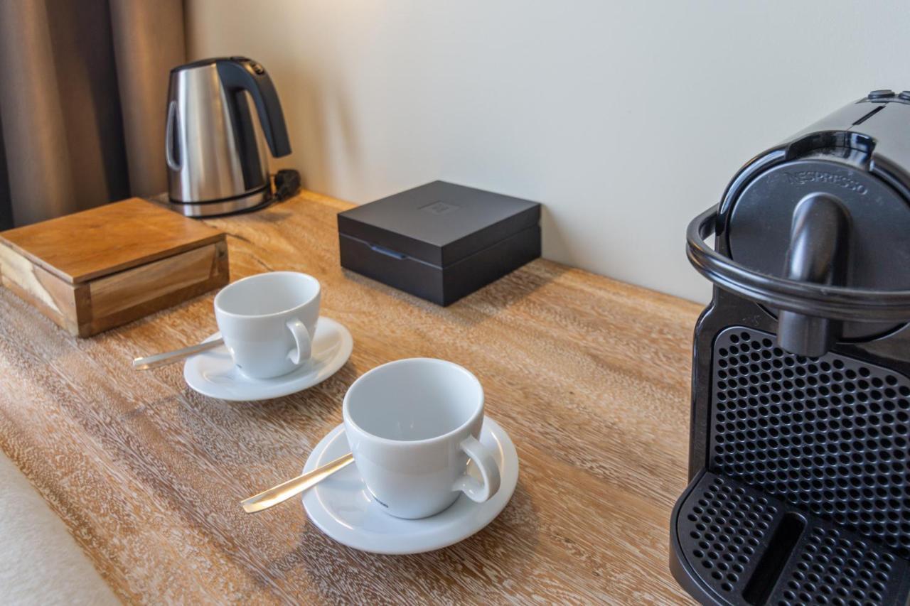 Zahara Beach & Spa By Qhotels - Adults Recommended サアラ・デ・ロス・アトゥネス エクステリア 写真 A Nespresso coffee machine in a hotel room