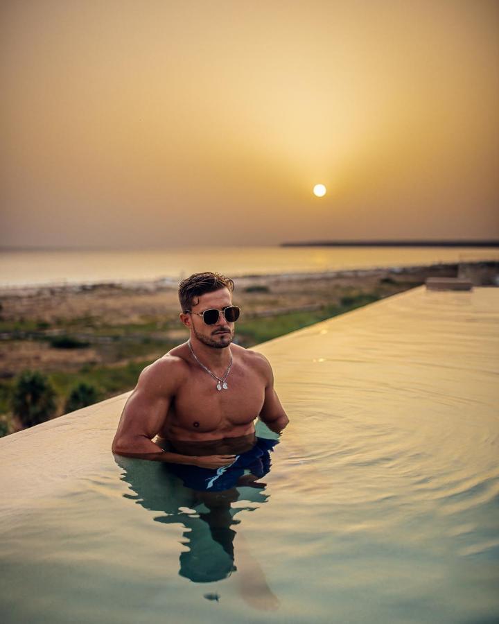 Zahara Beach & Spa By Qhotels - Adults Recommended サアラ・デ・ロス・アトゥネス エクステリア 写真 Alex Christensen in 2019