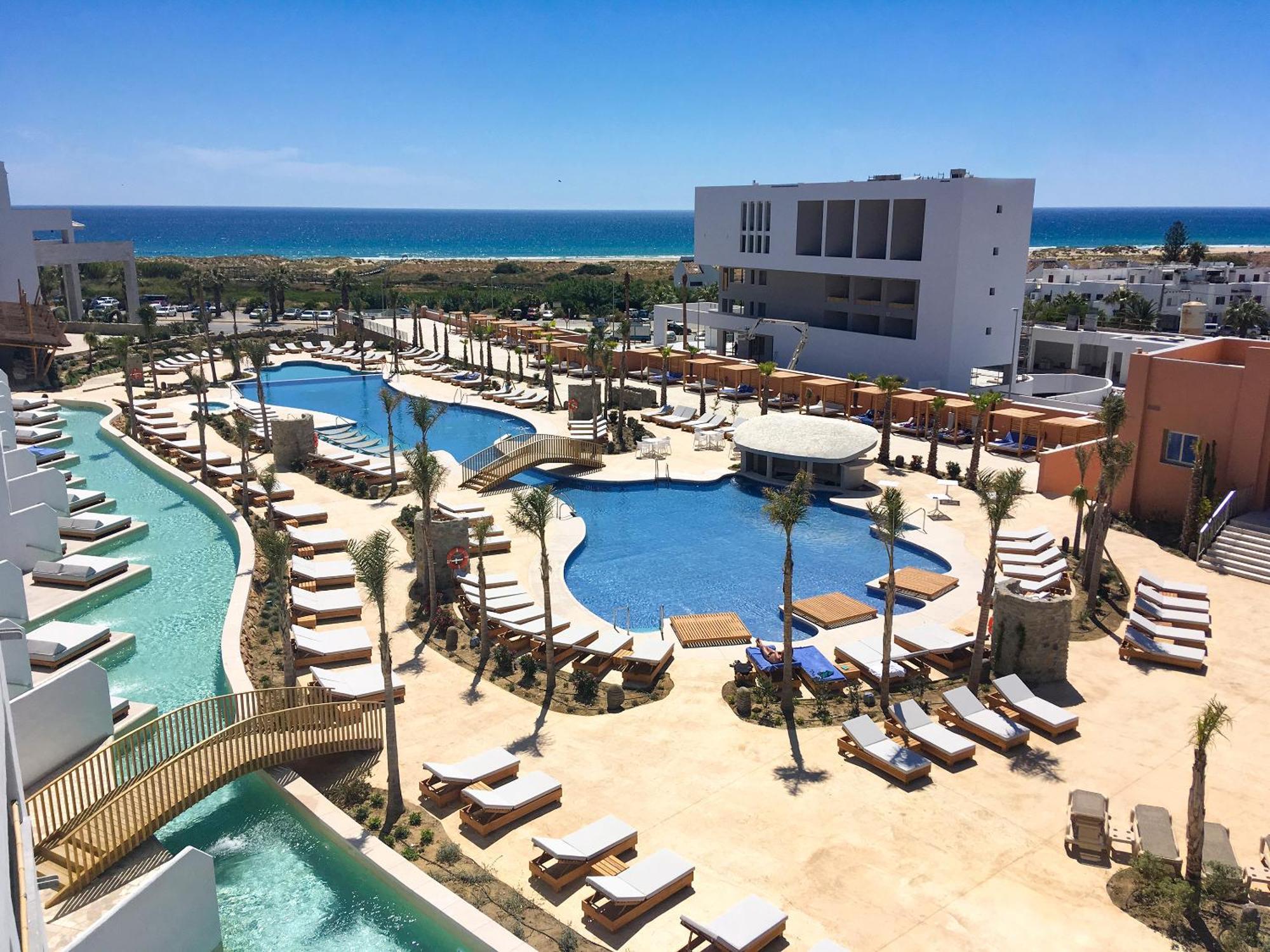 Zahara Beach & Spa By Qhotels - Adults Recommended サアラ・デ・ロス・アトゥネス エクステリア 写真