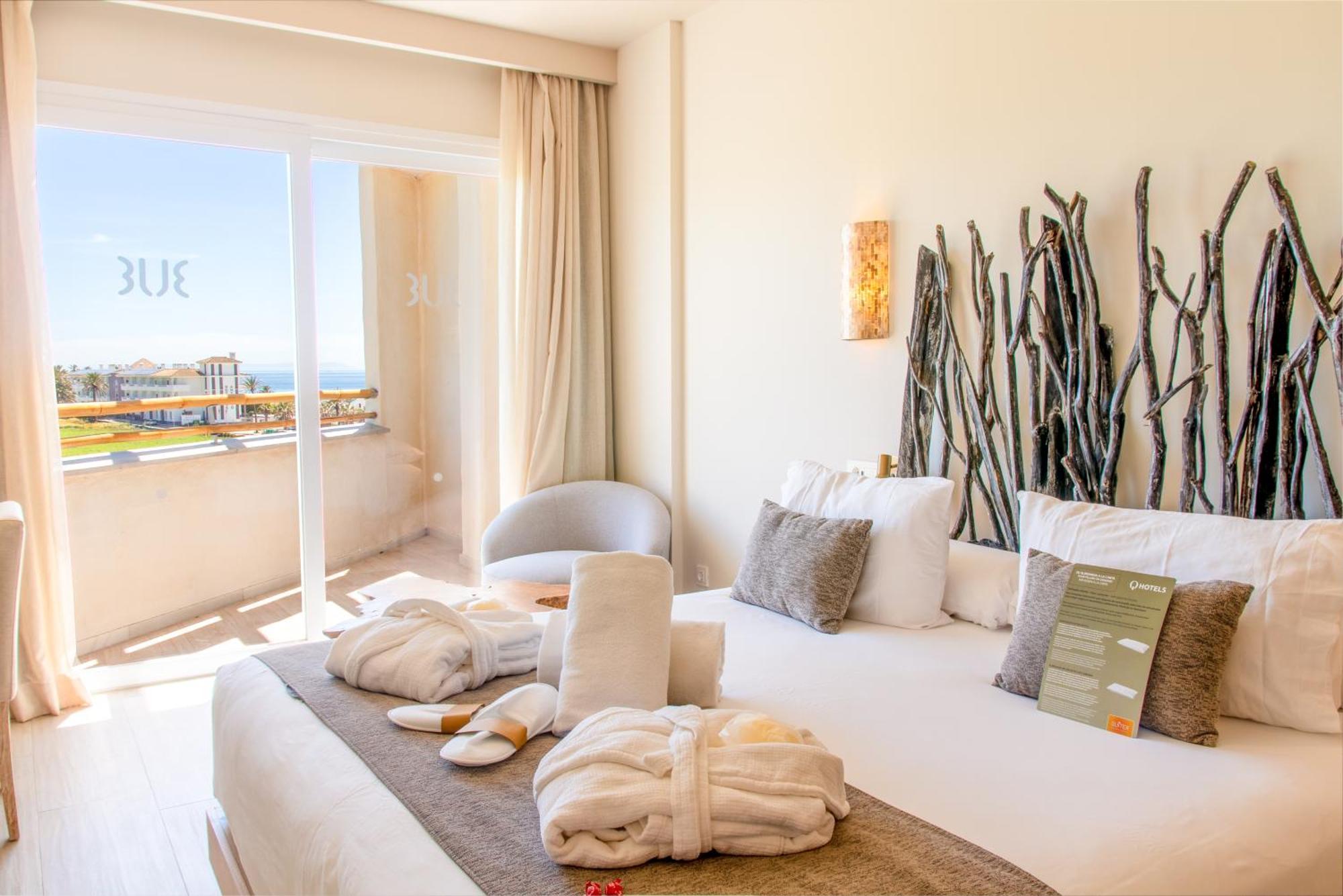 Zahara Beach & Spa By Qhotels - Adults Recommended サアラ・デ・ロス・アトゥネス エクステリア 写真 A room at the Blue Sea Costa Brava resort