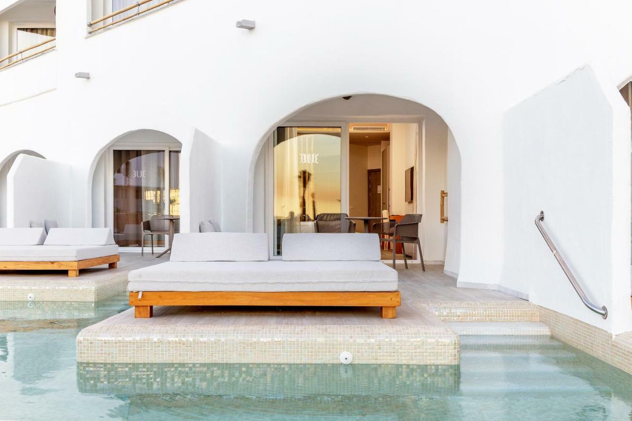 Zahara Beach & Spa By Qhotels - Adults Recommended サアラ・デ・ロス・アトゥネス エクステリア 写真 A private pool at the hotel
